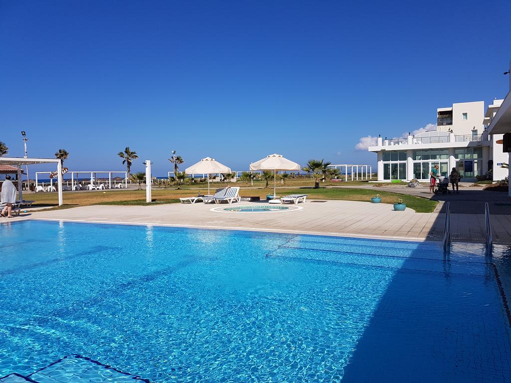 Aphrodite Beachfront Penthouse Apartment Ghaziveran Eksteriør billede