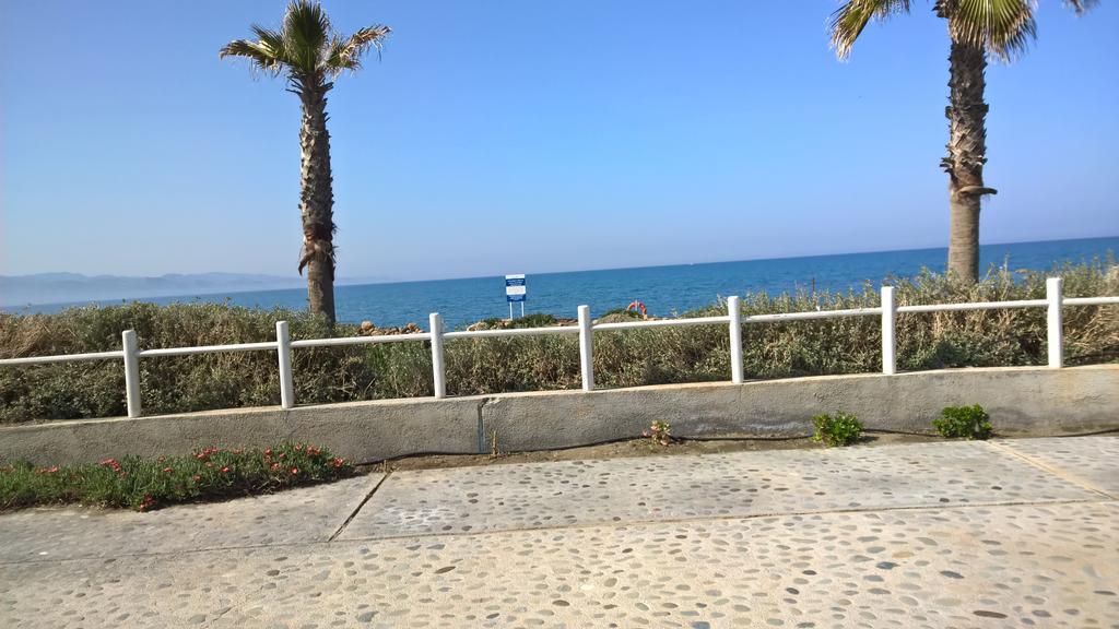 Aphrodite Beachfront Penthouse Apartment Ghaziveran Eksteriør billede