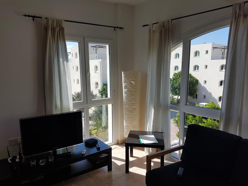 Aphrodite Beachfront Penthouse Apartment Ghaziveran Eksteriør billede